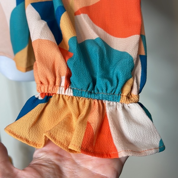 Vici Multi Color Shapes Top NWT Size XS - Picture 3 of 7